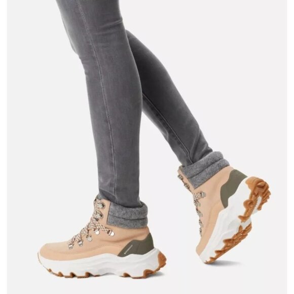 Sorel Women's Kinetic Breakthru Conquest Sneaker Boot Tan Waterproof Size W 6.5 - Picture 1 of 13